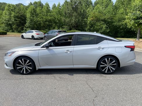 Used 2019 Nissan Altima 2.5 SR w/ SR Premium Package FWD image 7