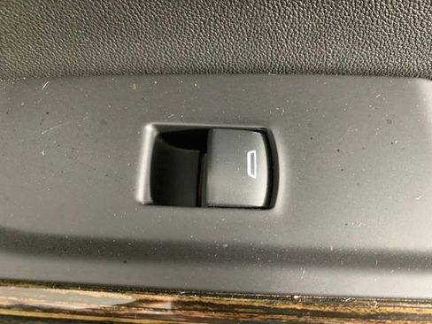 Used 2020 GMC Sierra 1500 Elevation w/ Elevation Value Package AWD/4WD image 31