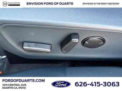 New 2025 Ford Maverick Lariat w/ Black Appearance Package image 16