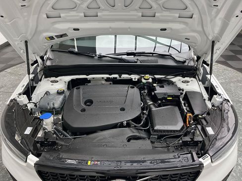 Used 2026 Volvo XC40 B5 Core AWD/4WD image 29
