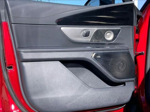 Used 2025 Lincoln Nautilus Reserve image 21