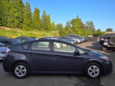 Used 2014 Toyota Prius Four FWD image 4