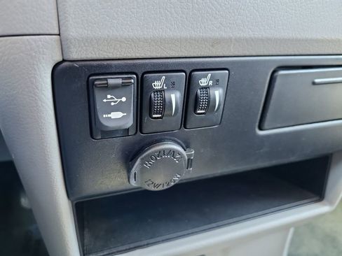 Used 2017 Toyota Sienna XLE w/ XLE Navigation Package image 21