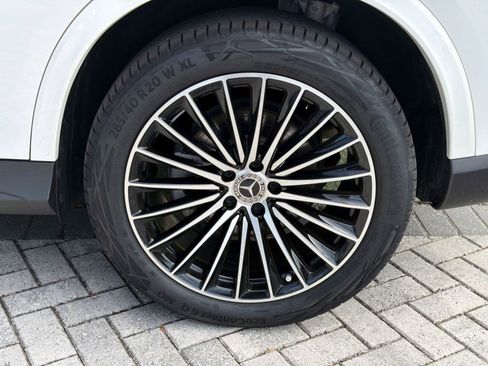 Certified 2026 Mercedes-Benz GLC 300 4MATIC image 9