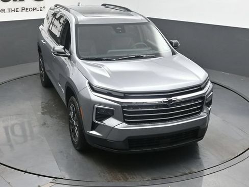 New 2026 Chevrolet Traverse LT w/ Sun and Wheel Package FWD image 26