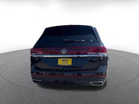 Used 2024 Volkswagen Atlas SE AWD/4WD image 12