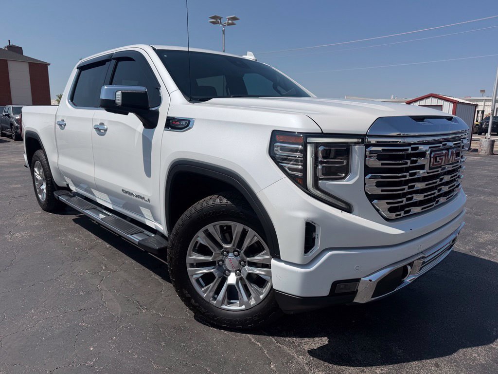 Used 2023 GMC Sierra 1500 Denali w/ Technology Package AWD/4WD image 2