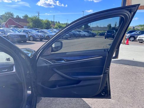 Used 2018 BMW 530i xDrive AWD/4WD image 13