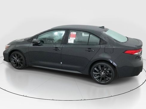 Used 2026 Toyota Corolla SE image 6