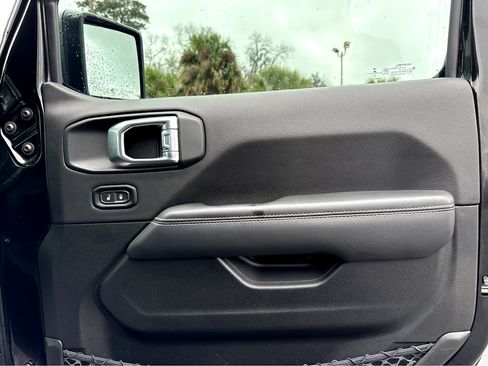 Used 2023 Jeep Wrangler Sahara w/ Cold Weather Group image 13