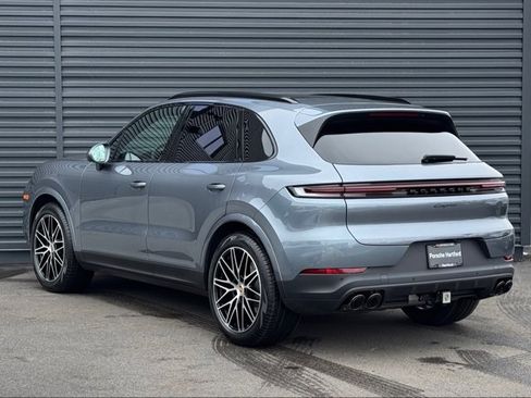 New 2026 Porsche Cayenne image 3