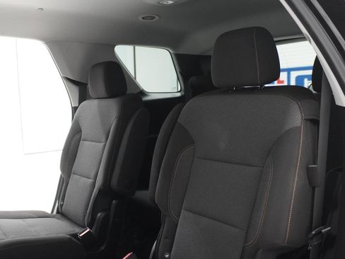 Used 2021 Chevrolet Traverse LT FWD image 35