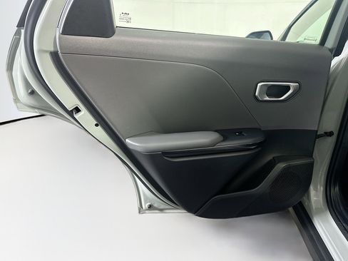 Used 2025 Kia K4 LXS image 27