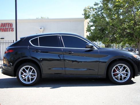 Used 2019 Alfa Romeo Stelvio Ti image 6