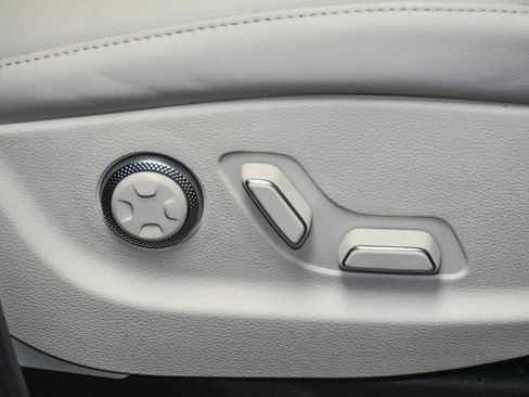 Used 2025 Genesis GV80 3.5T Prestige image 71