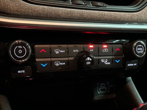 Certified 2022 Jeep Compass Latitude w/ Convenience Group image 19