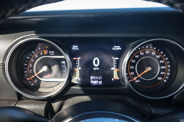Used 2019 Jeep Wrangler Unlimited Sahara w/ Dual Top Group AWD/4WD image 15