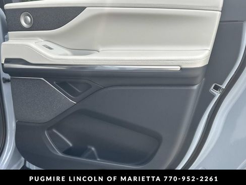New 2026 Lincoln Navigator L Reserve AWD/4WD image 33