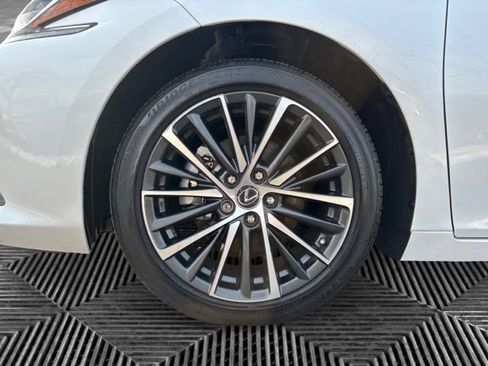 Used 2024 Lexus ES 350 w/ Premium Package image 29