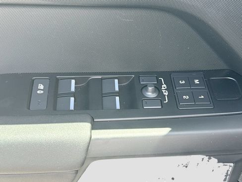 Used 2025 Land Rover Defender 110 S AWD/4WD image 19