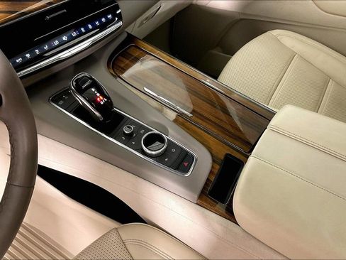 Used 2023 Cadillac Escalade Sport Platinum w/ LPO, ONYX Package AWD/4WD image 18