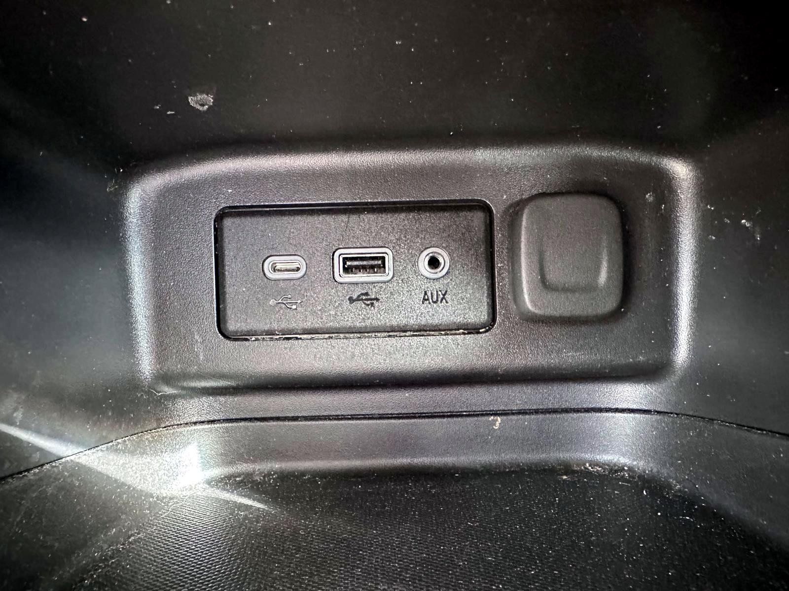 Used 2023 Chevrolet Equinox LS w/ LS Convenience Package AWD/4WD image 23
