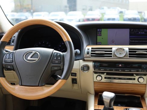 Used 2014 Lexus LS 460 L AWD/4WD image 22