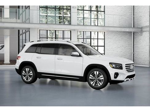 New 2025 Mercedes-Benz GLB 250 4MATIC image 13