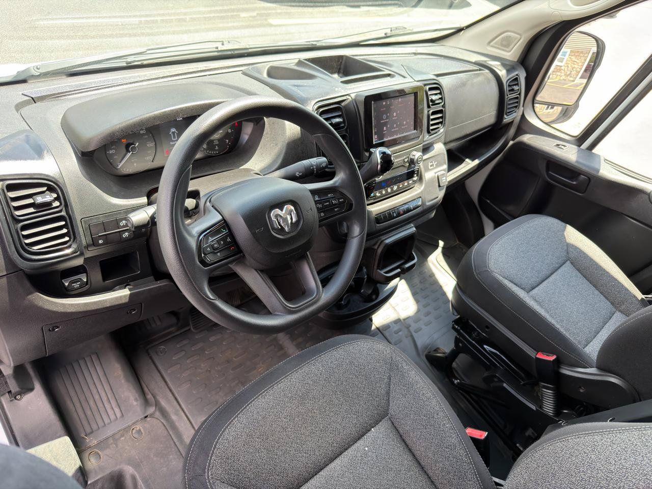 Used 2024 RAM ProMaster 2500 w/ Convenience Group FWD image 26