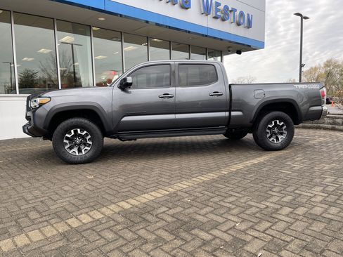 Used 2023 Toyota Tacoma TRD Off-Road image 2