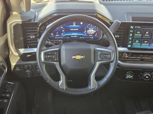 Used 2022 Chevrolet Silverado 1500 LT w/ Z71 Off-Road Package image 21