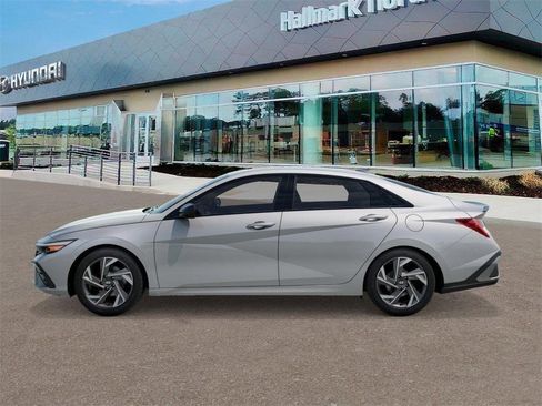 New 2026 Hyundai Elantra SEL Sport image 3