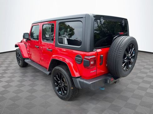 Used 2022 Jeep Wrangler Unlimited Sahara AWD/4WD image 8