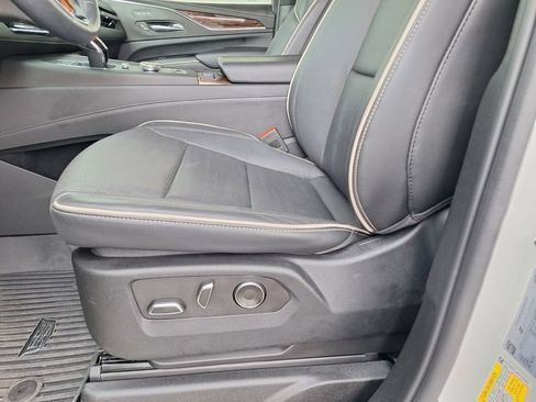 Used 2024 Cadillac Escalade Premium Luxury w/ Performance Package AWD/4WD image 34