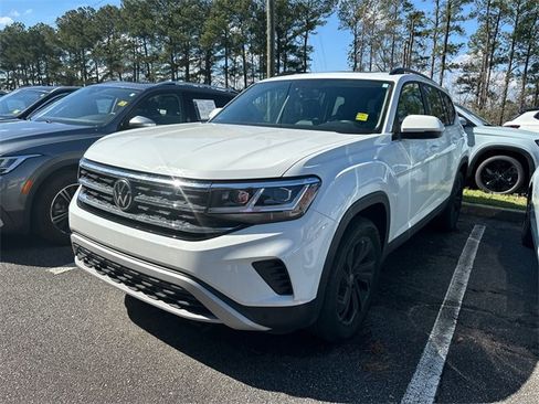 Certified 2023 Volkswagen Atlas SE w/ Panoramic Sunroof Package image 3