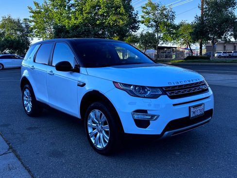 Used 2015 Land Rover Discovery Sport HSE Luxury image 3