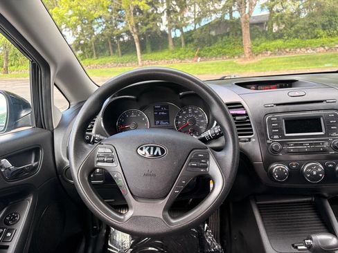 Used 2016 Kia Forte LX FWD image 12