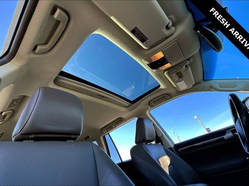 Used 2018 Lexus GX 460 image 27