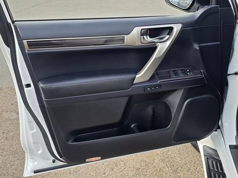 Used 2021 Lexus GX 460 Premium w/ Premium Package AWD/4WD image 26