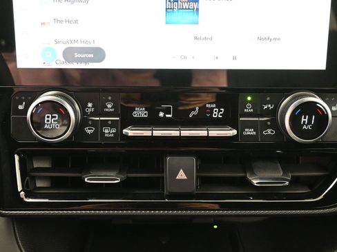 Certified 2025 Toyota Highlander XSE image 22