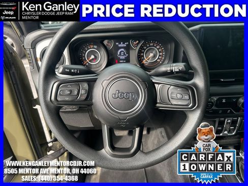 Used 2025 Jeep Gladiator Sport AWD/4WD image 15