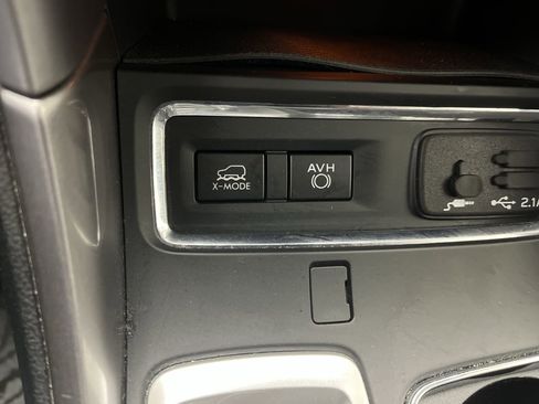 Used 2019 Subaru Ascent Premium image 16