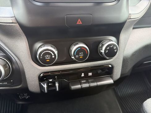 Used 2019 RAM 1500 Tradesman AWD/4WD image 23