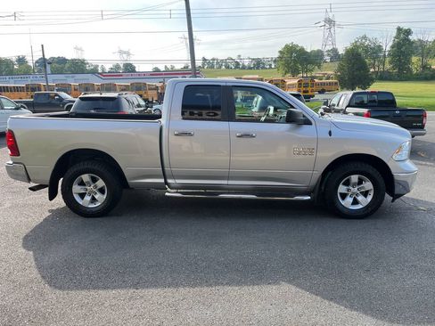 Used 2016 RAM 1500 Classic SLT AWD/4WD image 5