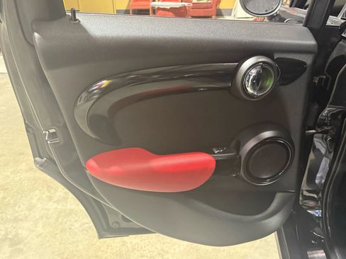 Used 2015 MINI Cooper 4-Door Hardtop w/ Media Package image 16