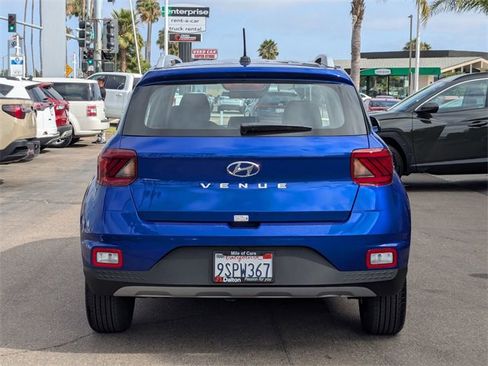 Used 2025 Hyundai Venue Limited image 3