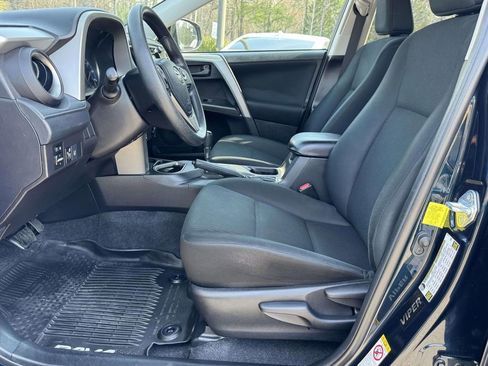 Used 2018 Toyota RAV4 LE w/ All Weather Liner Package image 19