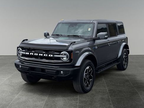 Used 2022 Ford Bronco Outer Banks AWD/4WD image 3