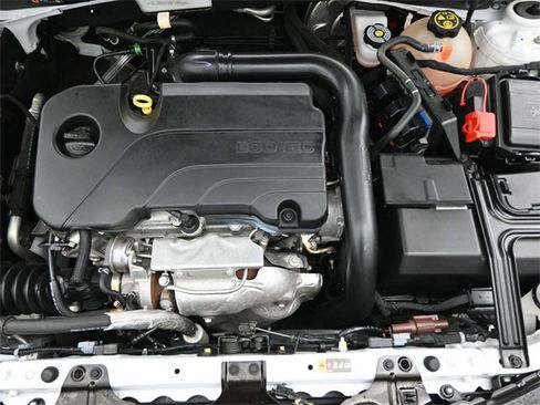 Used 2022 Chevrolet Malibu LS image 28