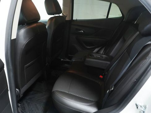 Used 2022 Buick Encore Preferred AWD/4WD image 11